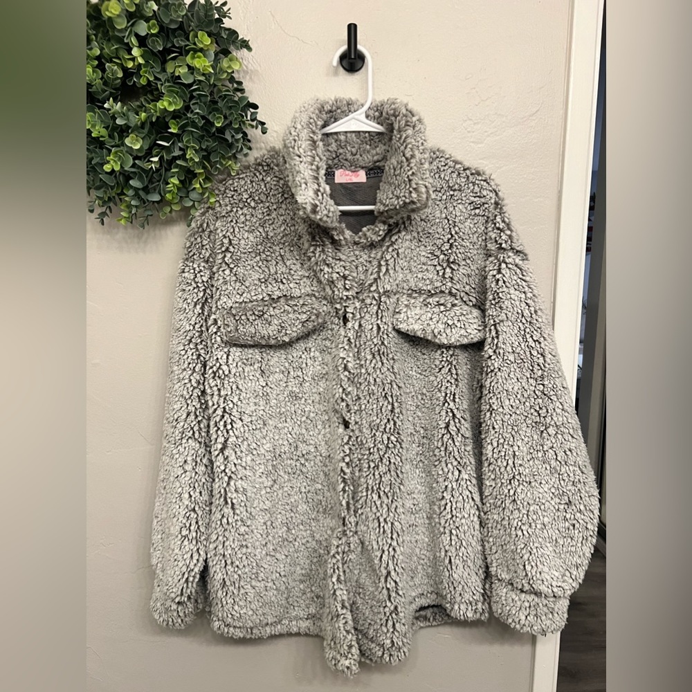 Pink Lily “A Warm Embrace Gray Sherpa Shacket” Size L/XL
